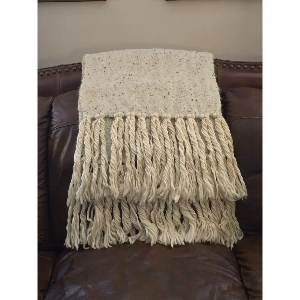 Anthropologie Chunky Fringe‎ Throw/scarf Cream flecked confetti knit soft Boho
